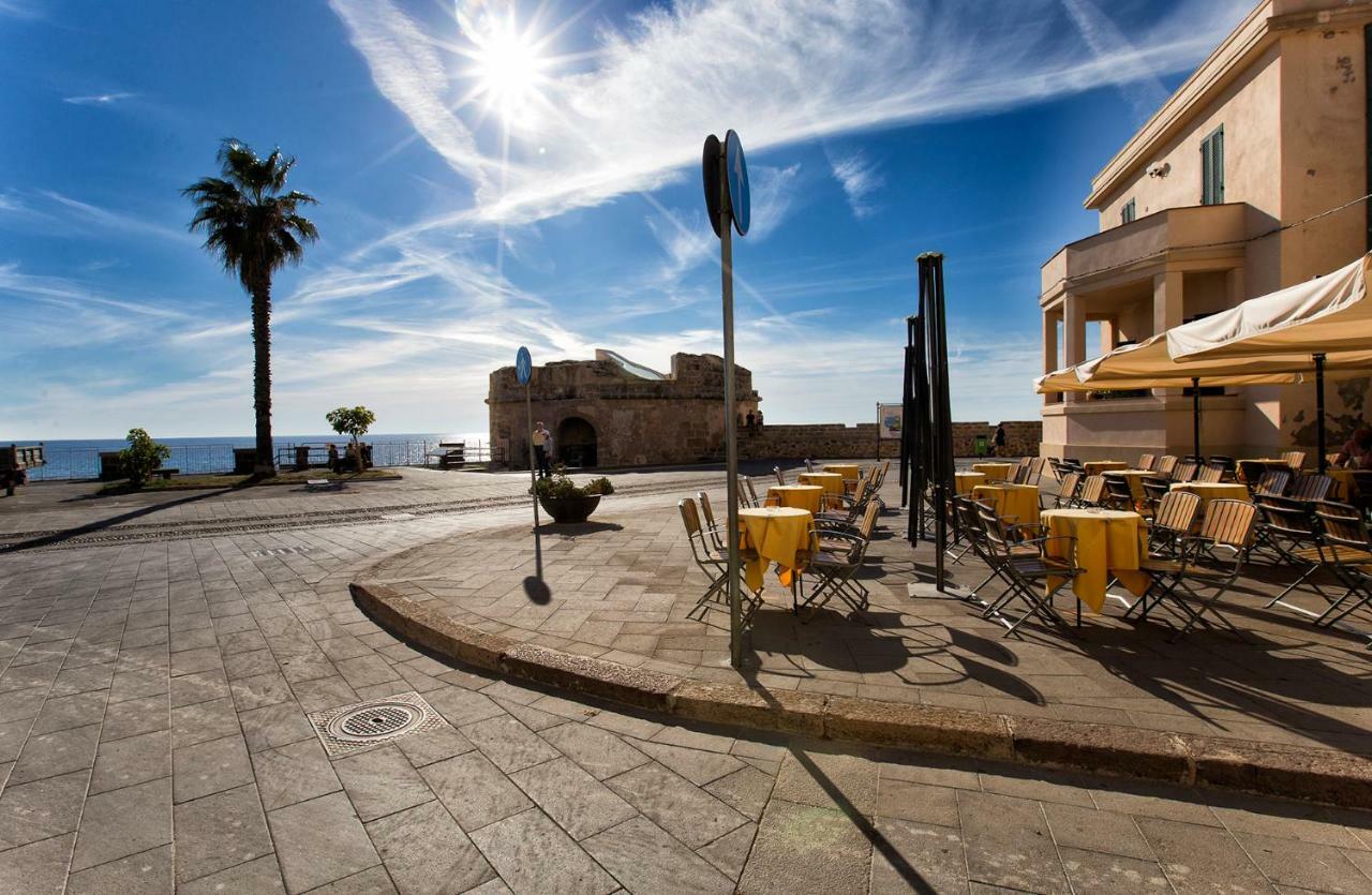 Alghero Old Town Apartment Steps To Sea And Scenic Ramparts Exterior foto